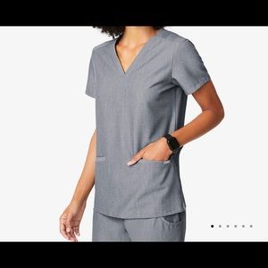 Gray figs scrub top 3 pocket size small.